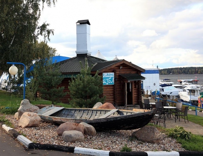 Ресторан «ИZБА» - Отель «Яхт-клуб Новый берег»